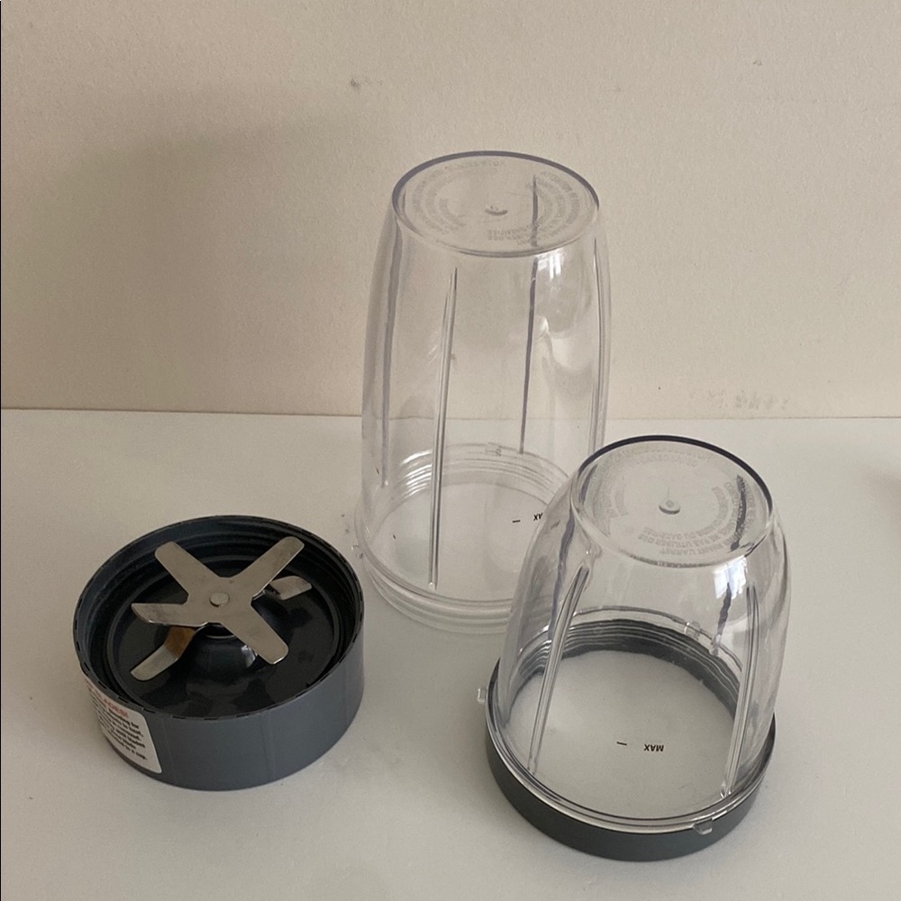 Nutribullet Magic Bullet Model NB-101S 600W  blade & 2 mixing cups and handle